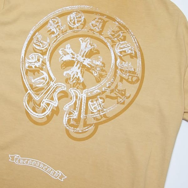 【使い勝手抜群】クロムハーツ スクロール ロゴ 半袖 Tシャツ レプリカ 2色 Kuk19171